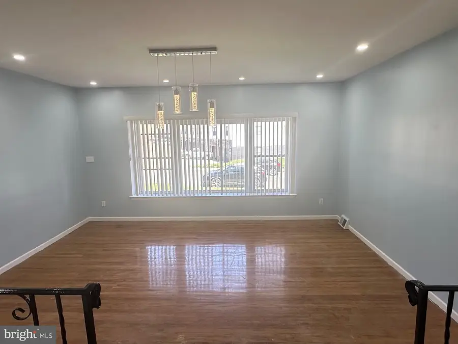 9009 Revere St, Philadelphia, PA 19152 - #3