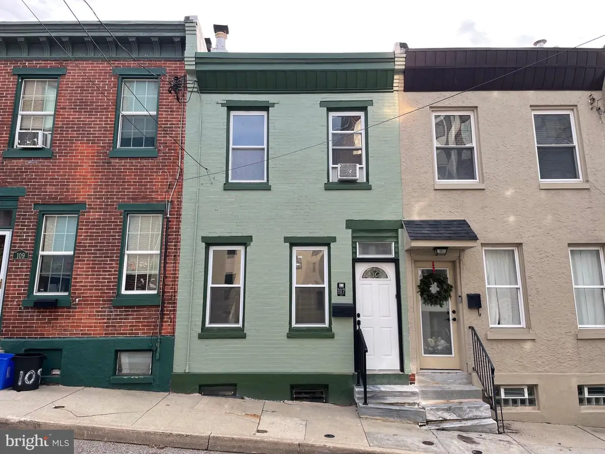 107 Kingsley St, Philadelphia, PA 19127 - #1