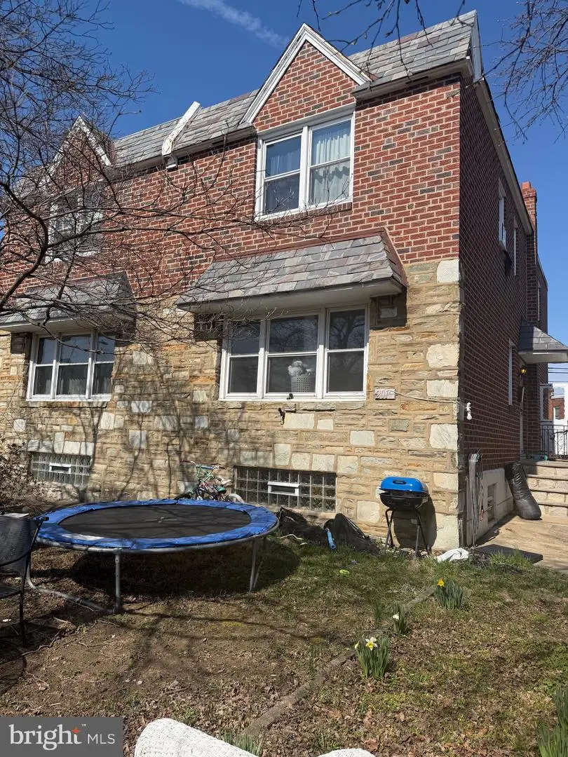 2019 Faunce St, Philadelphia, PA 19152 - #1
