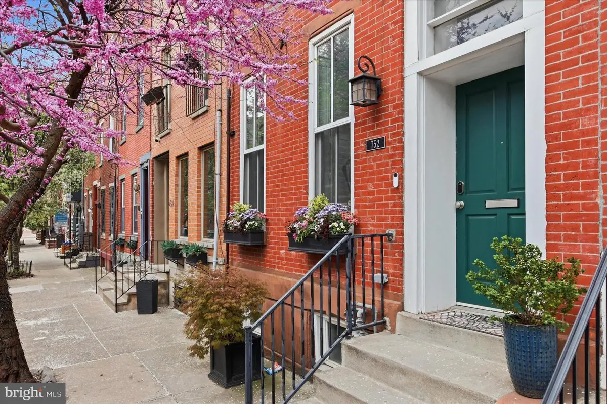 752 S 15th St, Philadelphia, PA 19146 - #1