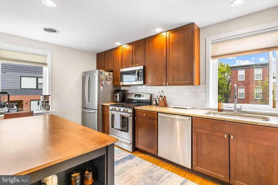 924 N 27th St, Philadelphia, PA 19130 - #3