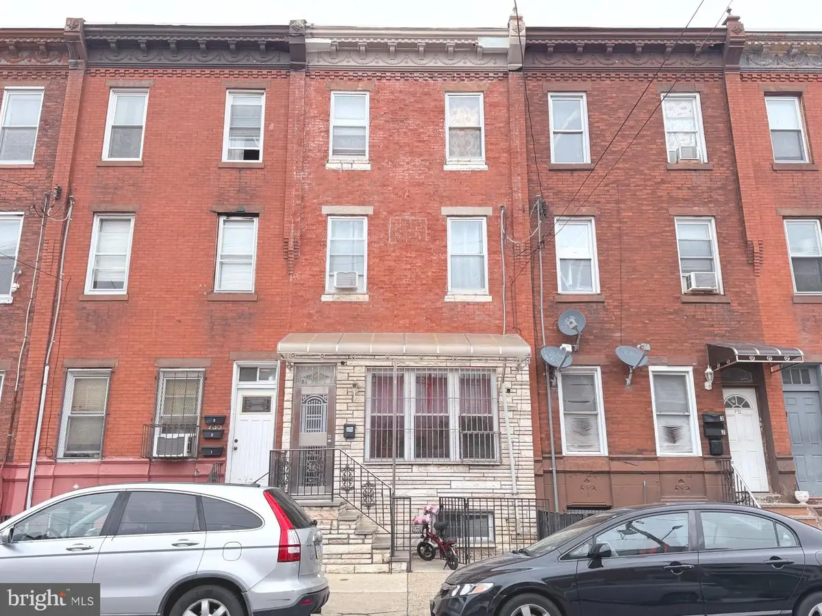 733 Jackson St, Philadelphia, PA 19148 - #1