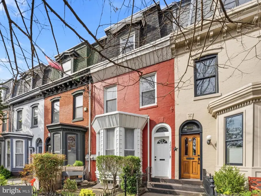 2207 Bainbridge St, Philadelphia, PA 19146 - #2