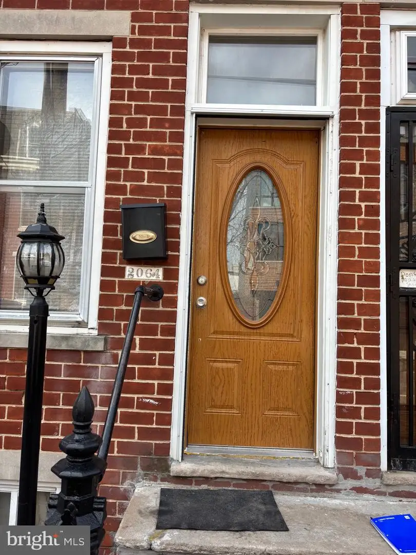 2064 E Dauphin St, Philadelphia, PA 19125 - #1
