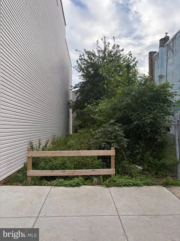 2422 Ridge Ave, PHILADELPHIA, PA 19121