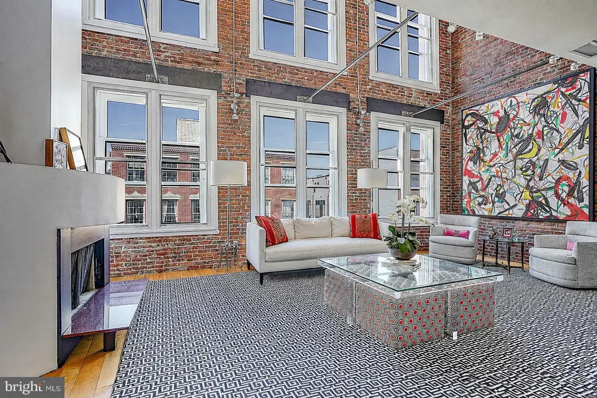 33 N 3rd St #4a, Philadelphia, PA 19106 - #1