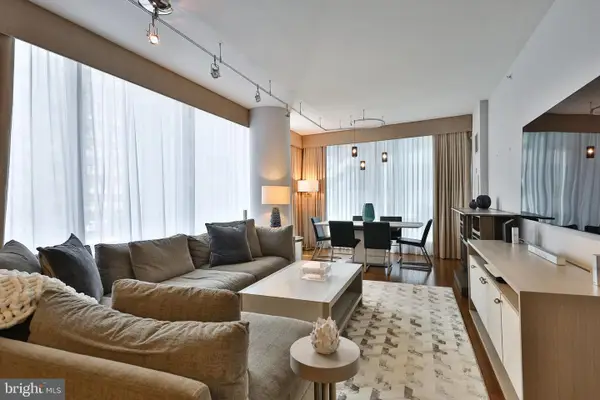 1414-00 S Penn Sq #11h, PHILADELPHIA, PA 19102