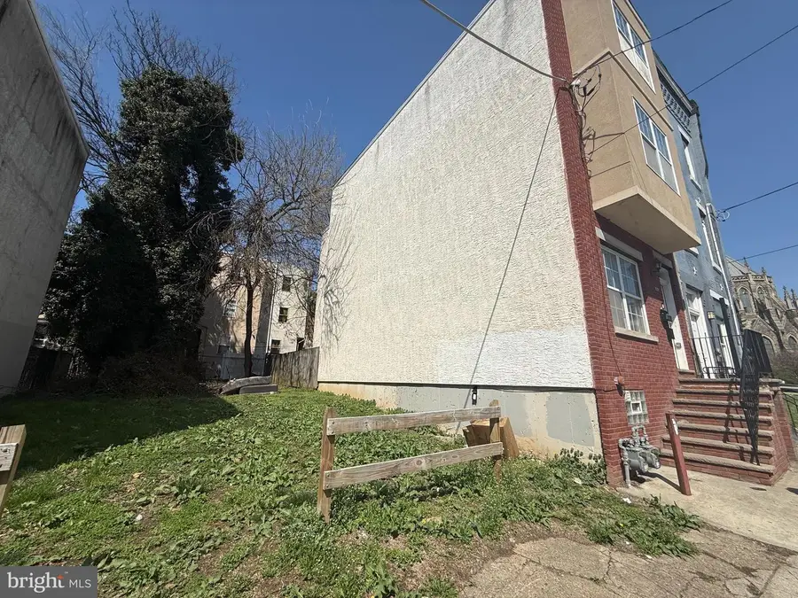 2044 N 18th St, Philadelphia, PA 19121 - #3