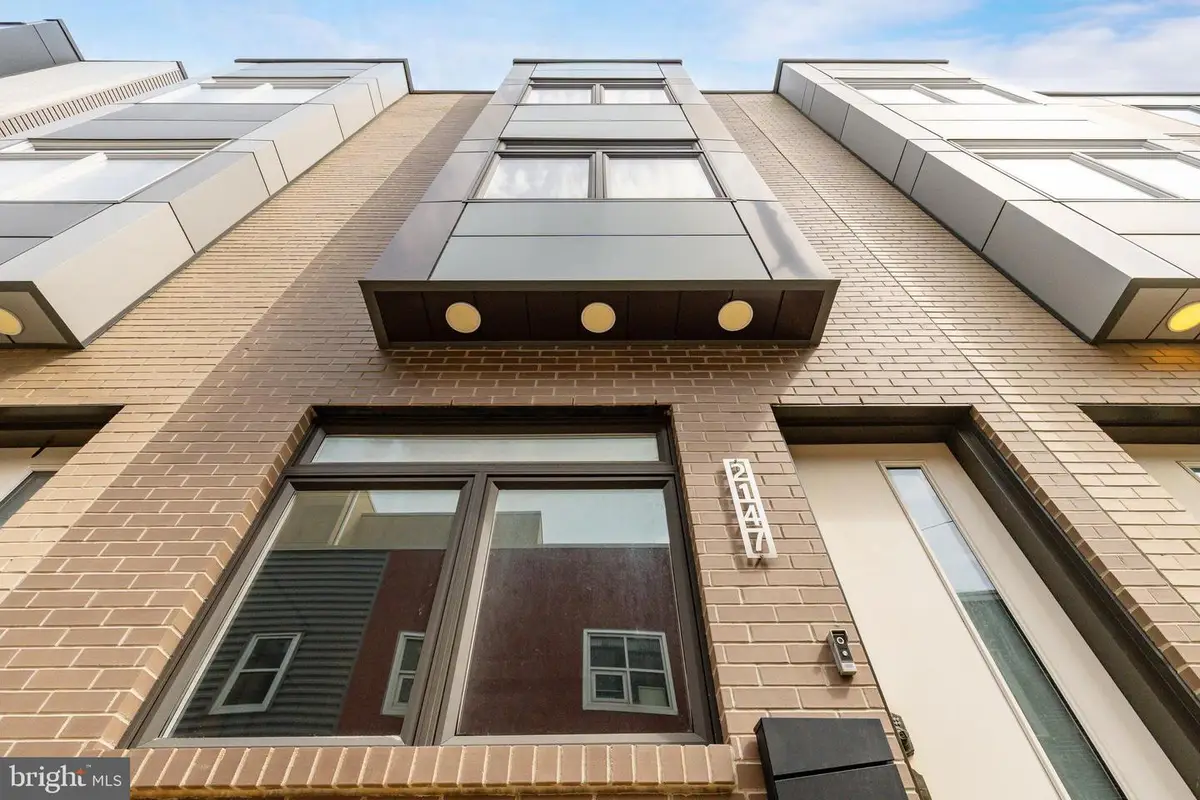 2147 Cross St, Philadelphia, PA 19146 - #1