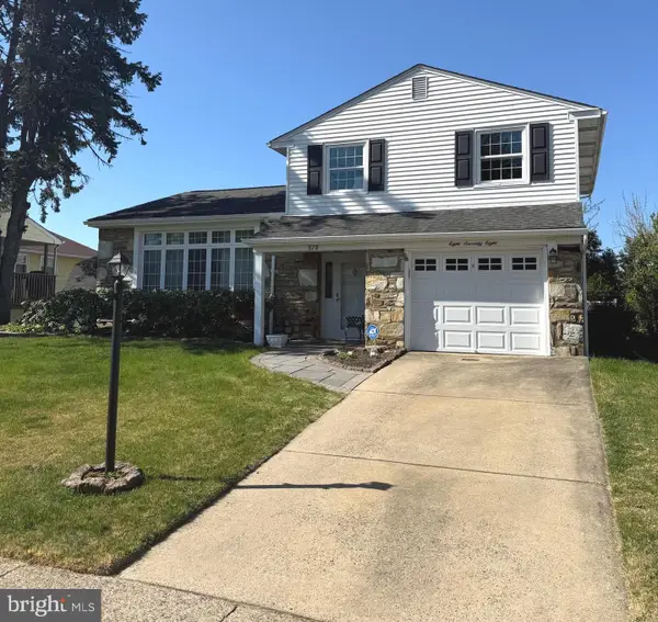 878 Morefield Rd, PHILADELPHIA, PA 19115