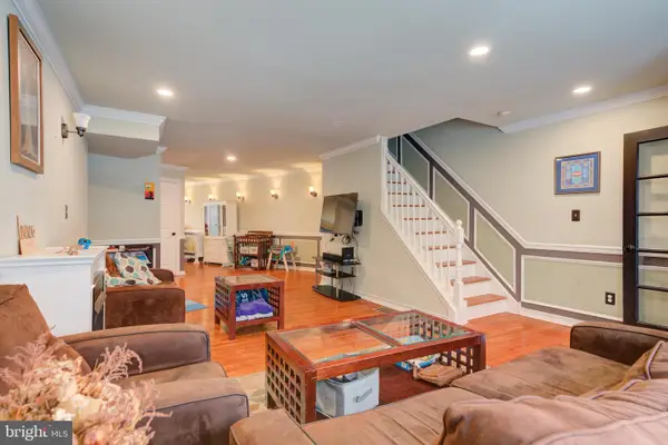 165 Poplar St, PHILADELPHIA, PA 19123