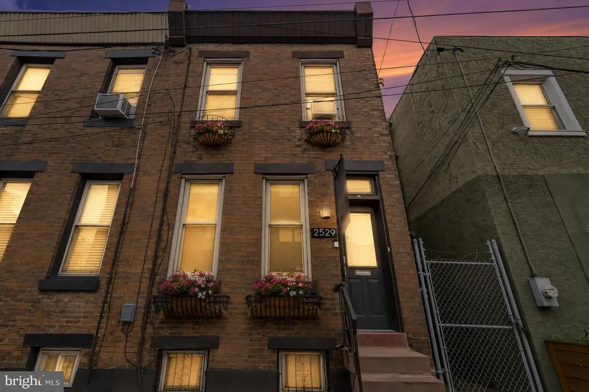 2529 E Albert St, Philadelphia, PA 19125 - #1