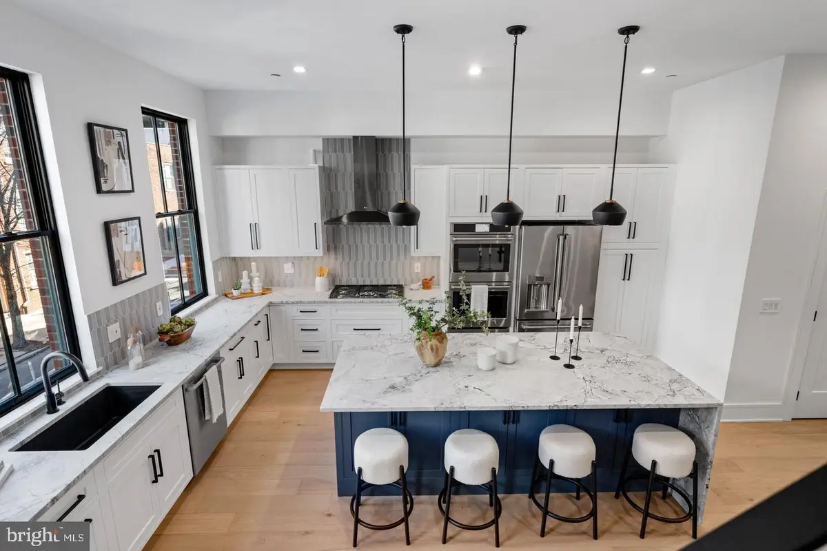 204 Vine St, Philadelphia, PA 19106 - #1