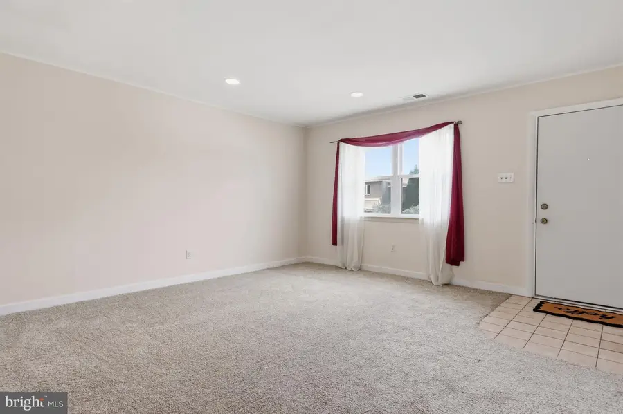 9925 Wingtip Rd, Philadelphia, PA 19115 - #2
