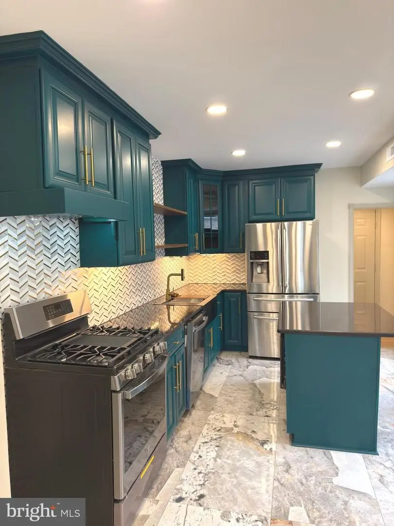 1819 E Sergeant St, Philadelphia, PA 19125 - #3