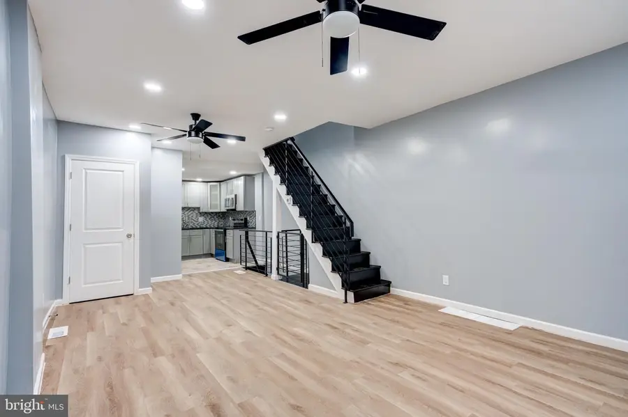 2010 S Chadwick St, Philadelphia, PA 19145 - #3