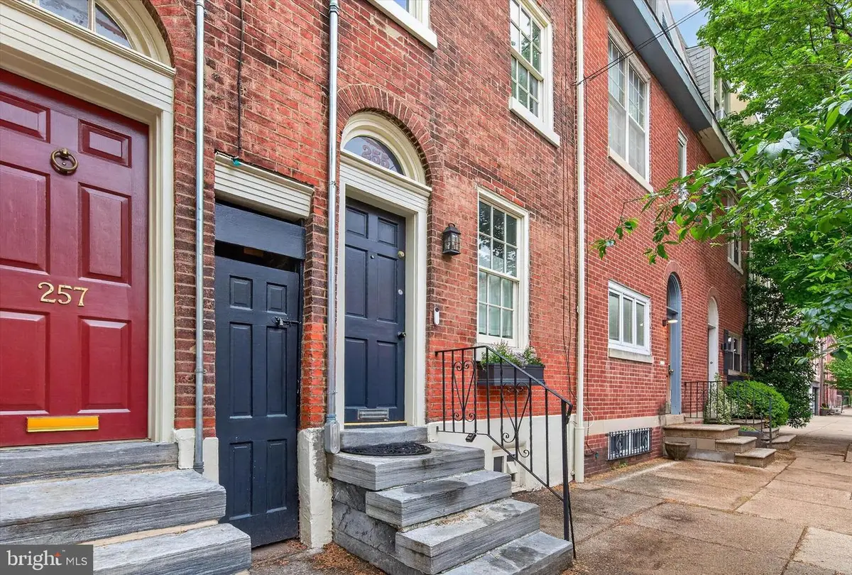 255 Queen St, Philadelphia, PA 19147 - #1