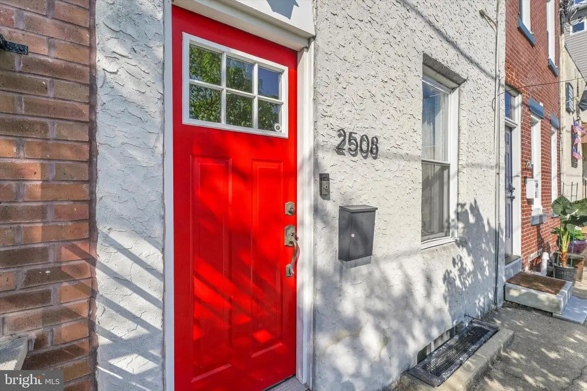 2508 E Sergeant St, Philadelphia, PA 19125 - #1
