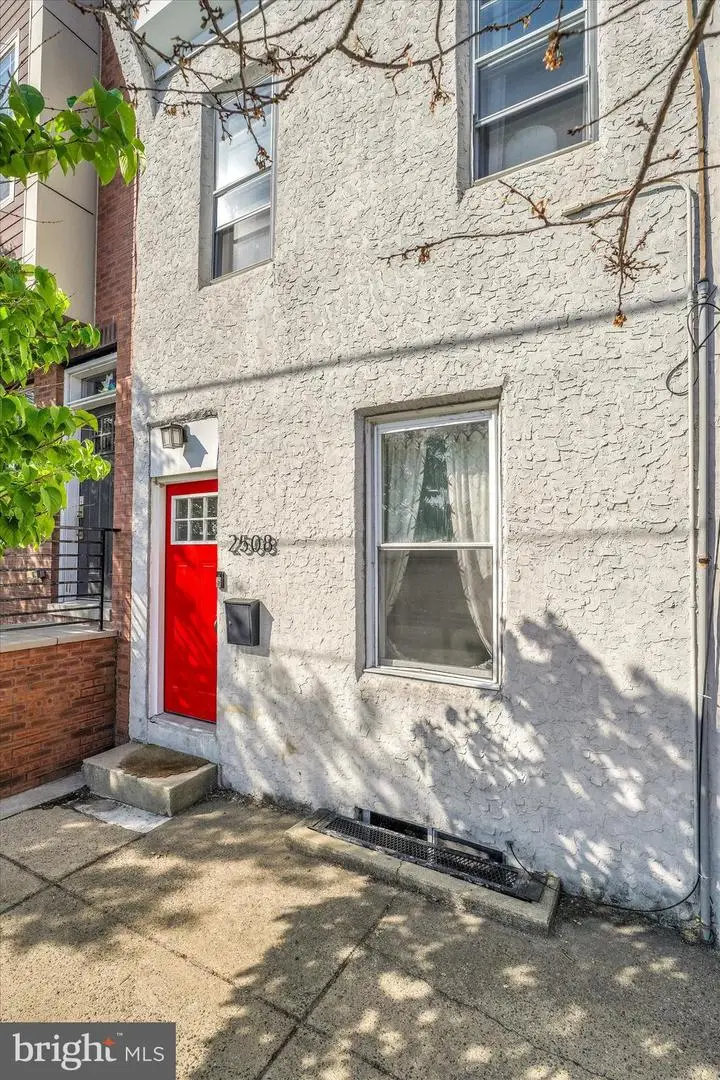 2508 E Sergeant St, Philadelphia, PA 19125 - #2