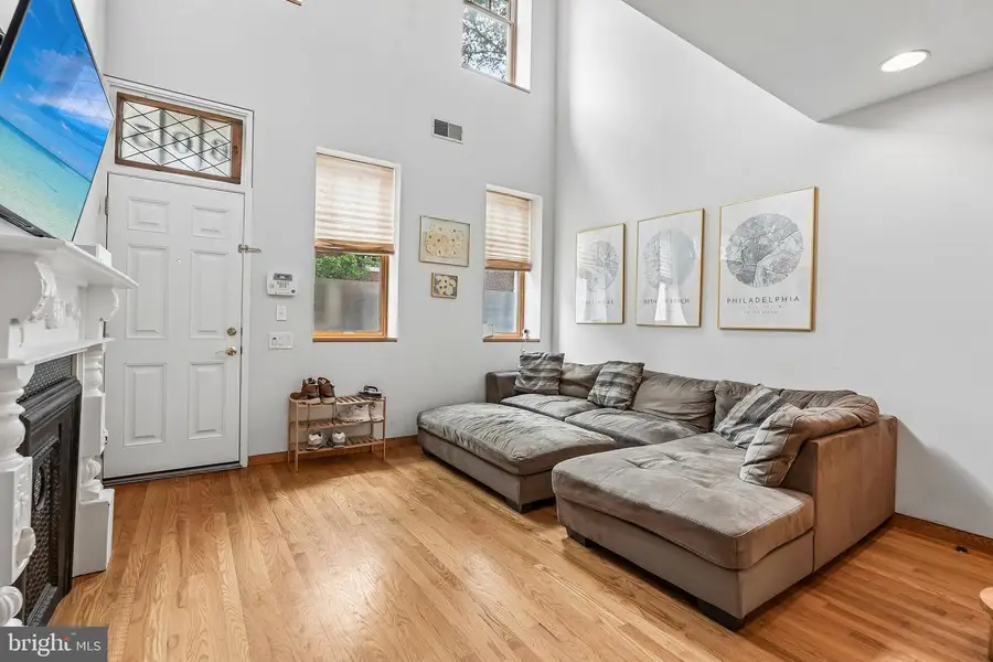 605 Pine St, Philadelphia, PA 19106 - #3