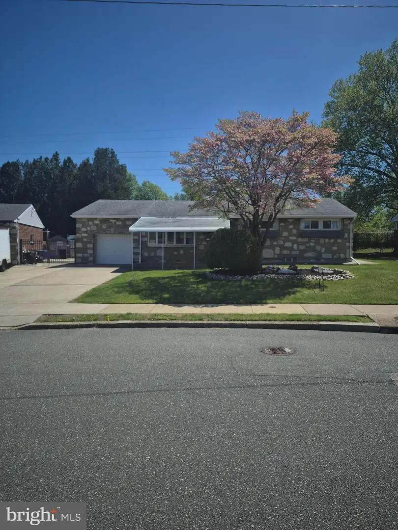 9717 Dedaker St, Philadelphia, PA 19115 - #1
