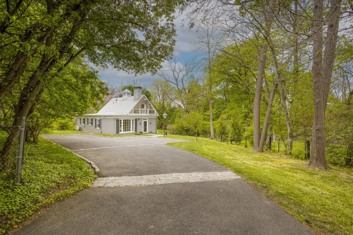 91 E Bells Mill Rd, Philadelphia, PA 19118 - #1