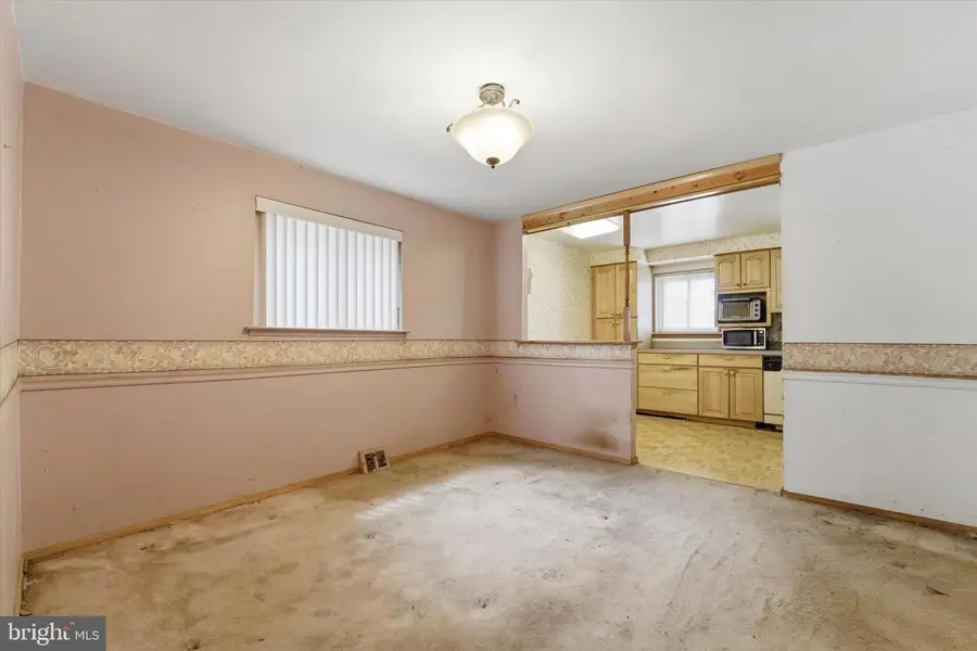 2641 Maxwell St, Philadelphia, PA 19152 - #3