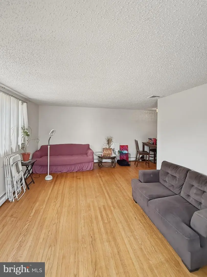 562 Larkspur St, Philadelphia, PA 19116 - #2