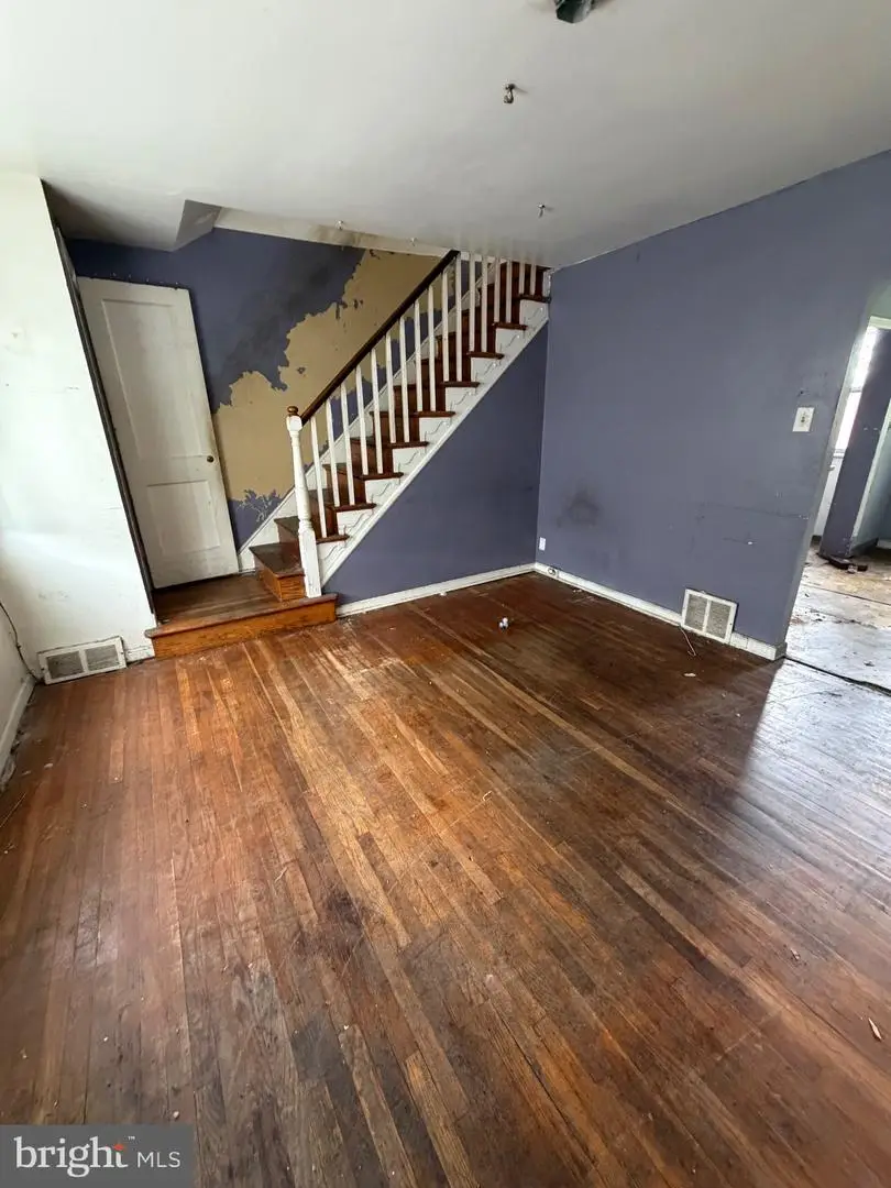 652 E Annsbury St, Philadelphia, PA 19120 - #3