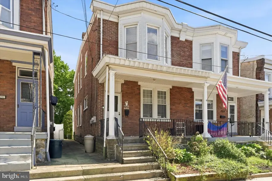 255 Dupont St, Philadelphia, PA 19128 - #2