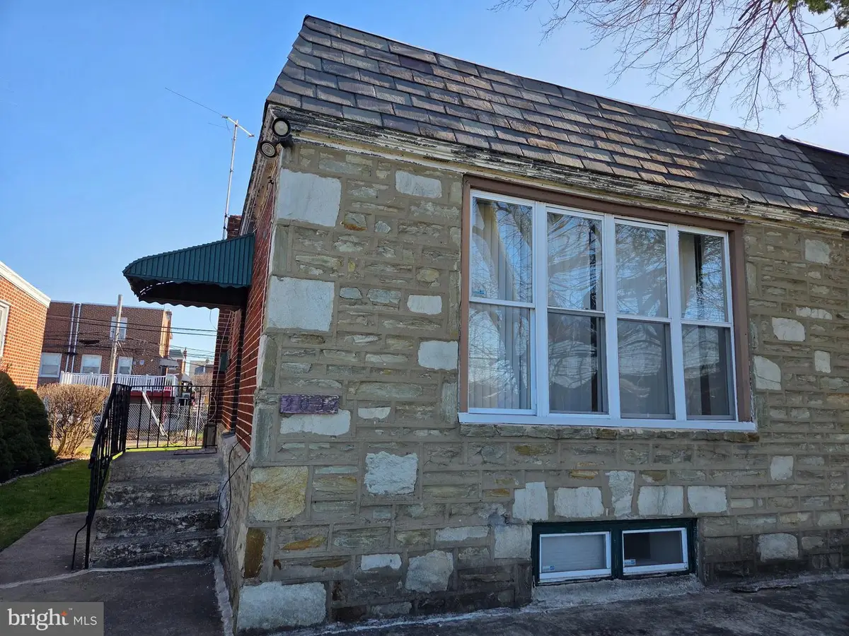 2037 Napfle Ave, Philadelphia, PA 19152 - #1