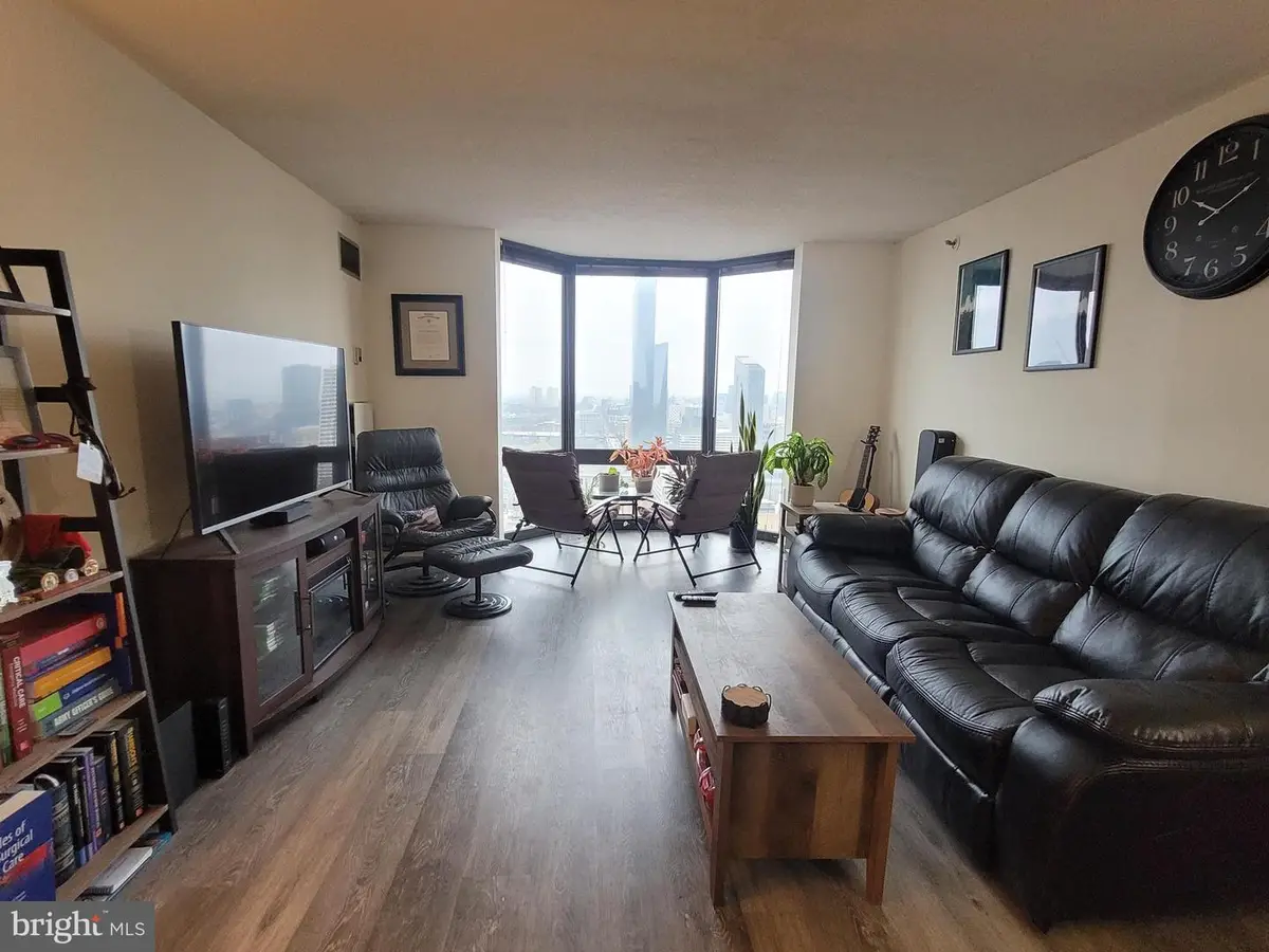 2020 Walnut St #28k, Philadelphia, PA 19103 - #1