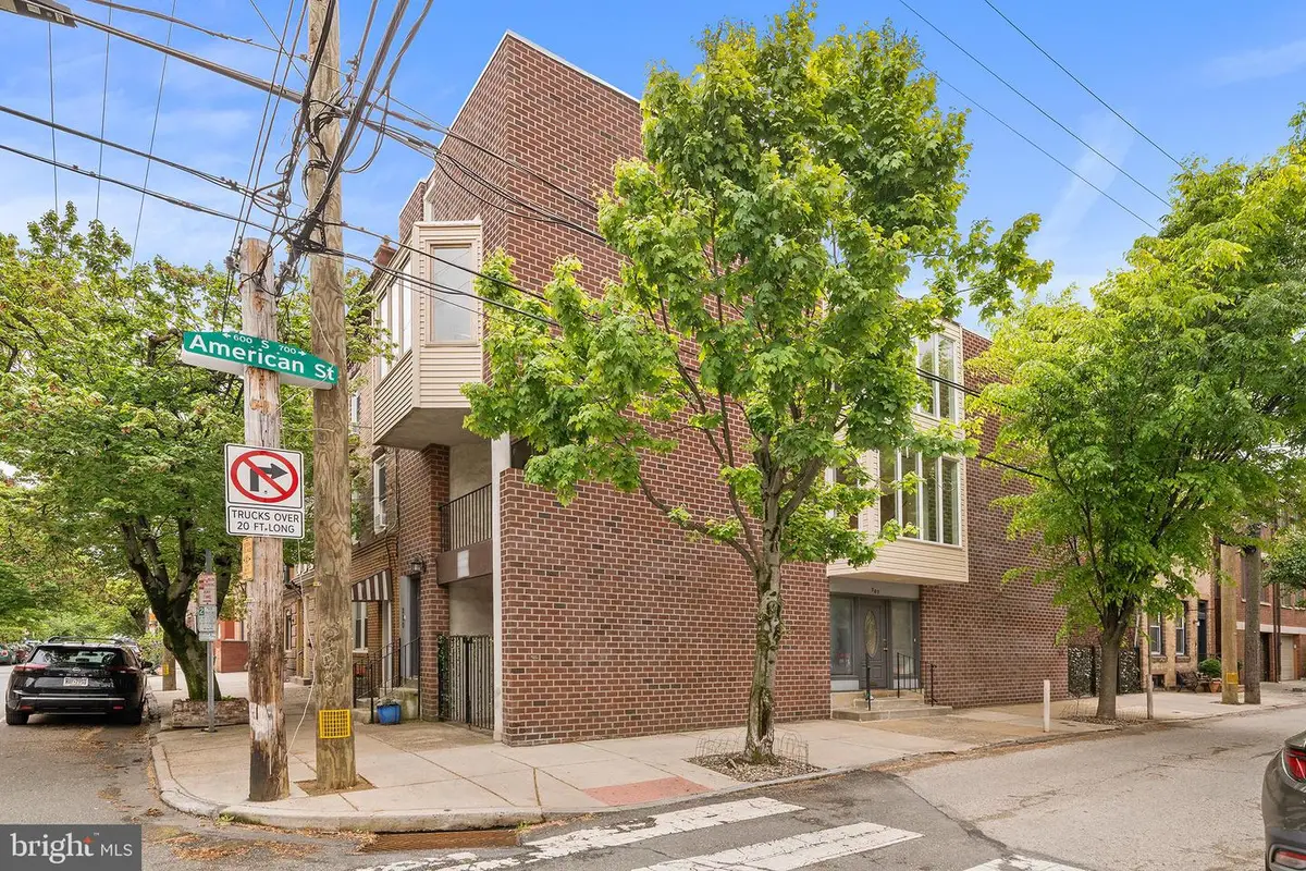 220 Bainbridge St, Philadelphia, PA 19147 - #1
