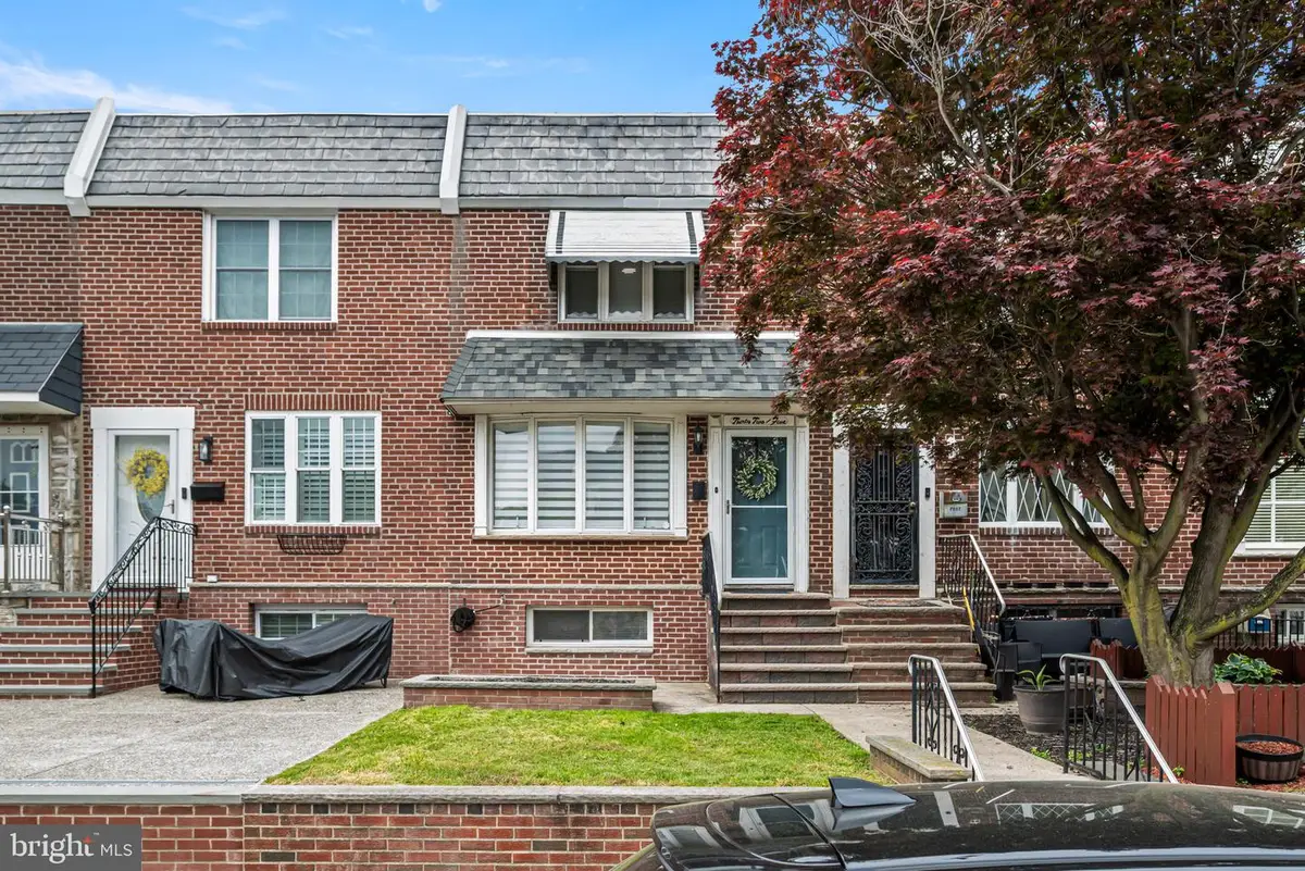3205 S Juniper St, Philadelphia, PA 19148 - #1