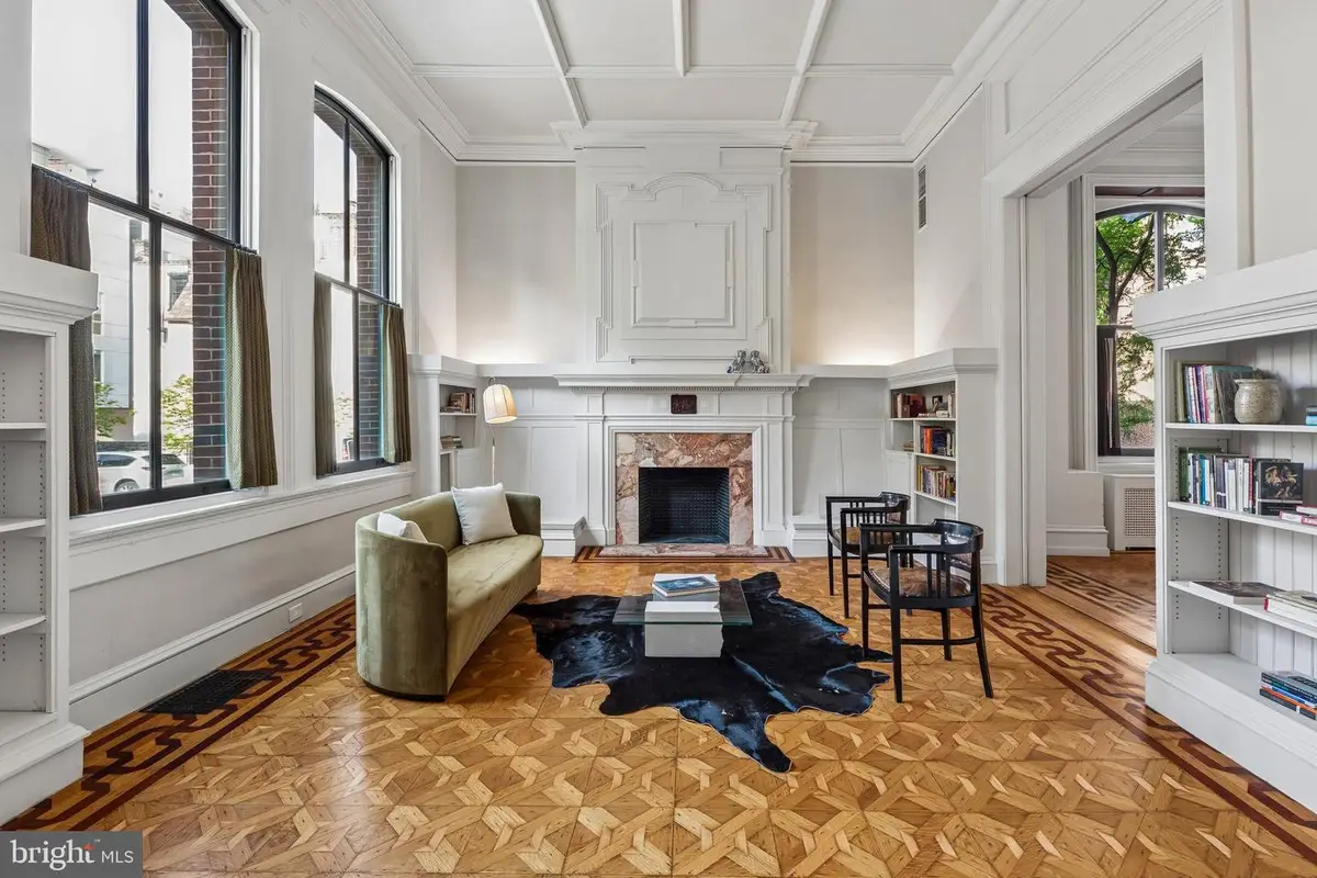 2200 Saint James Pl, Philadelphia, PA 19103 - #1