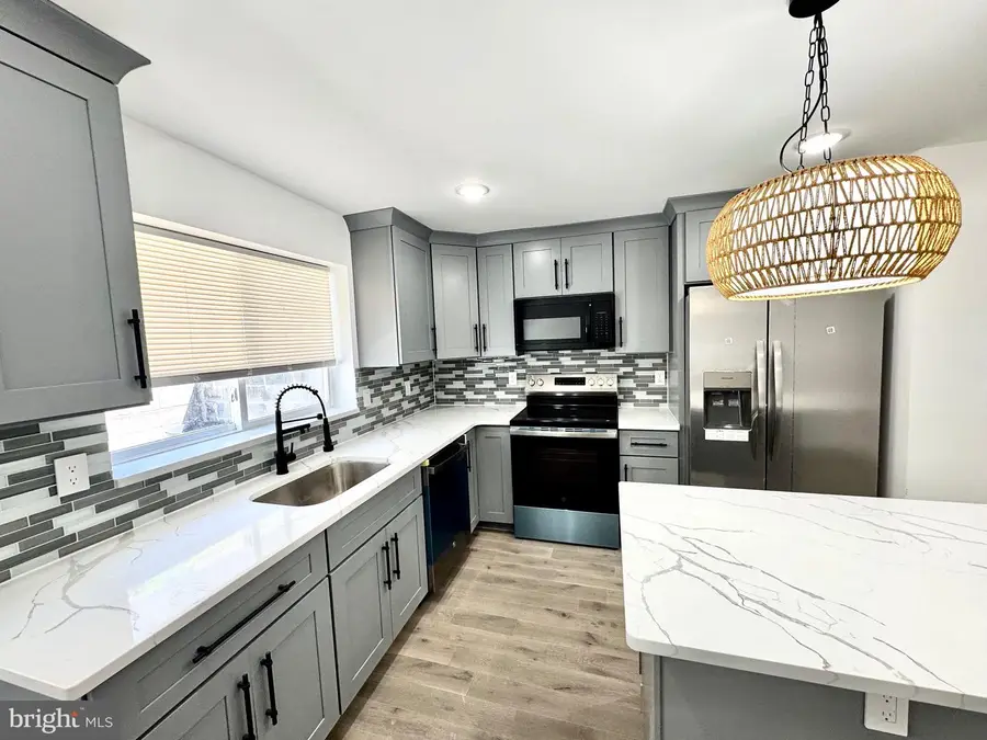 915 Cantrell St, Philadelphia, PA 19148 - #3