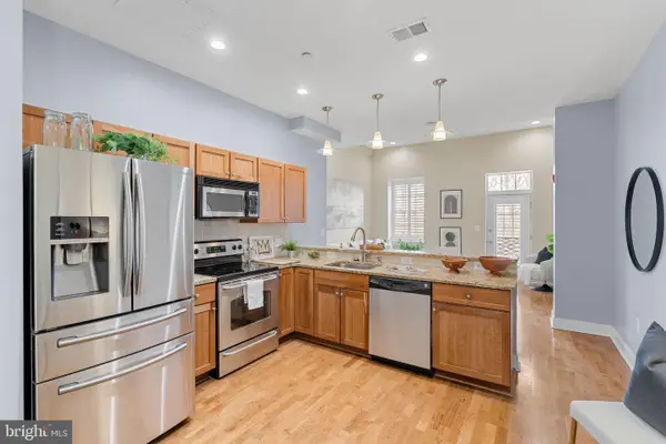 1 Academy Cir #302, PHILADELPHIA, PA 19146