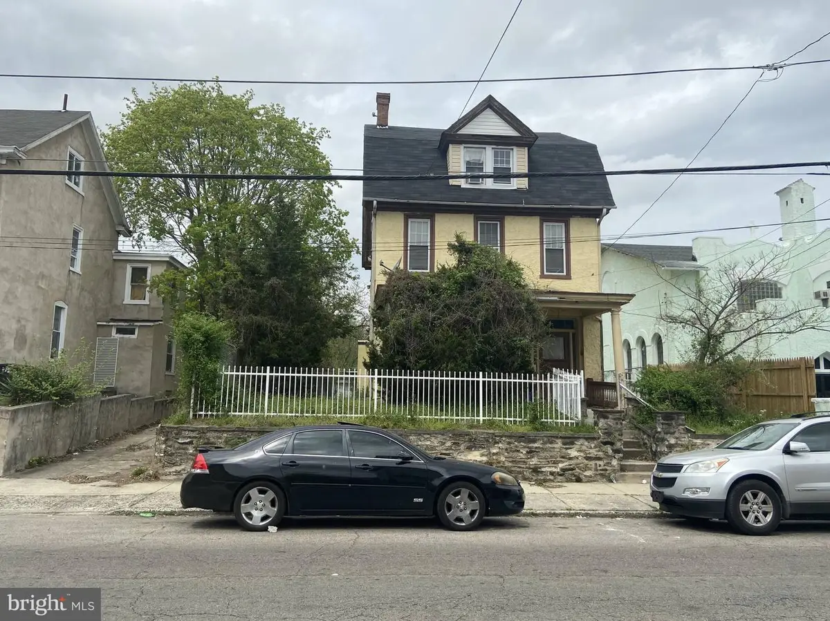 321-00 E Price St, Philadelphia, PA 19144 - #1