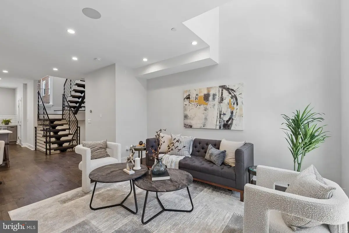 425 Watkins St, Philadelphia, PA 19148 - #1