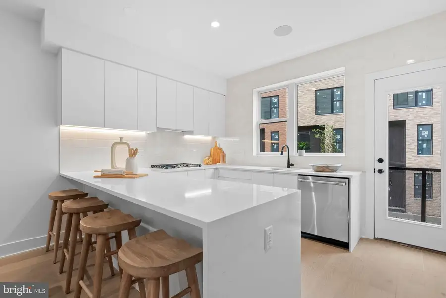 654 Fairmount Ave, Philadelphia, PA 19123 - #2