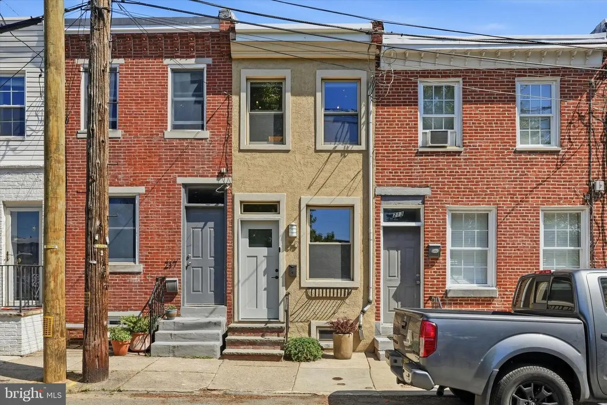 215 Earp St, Philadelphia, PA 19147 - #1