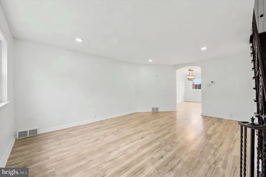 6451 Akron St, Philadelphia, PA 19149 - #3
