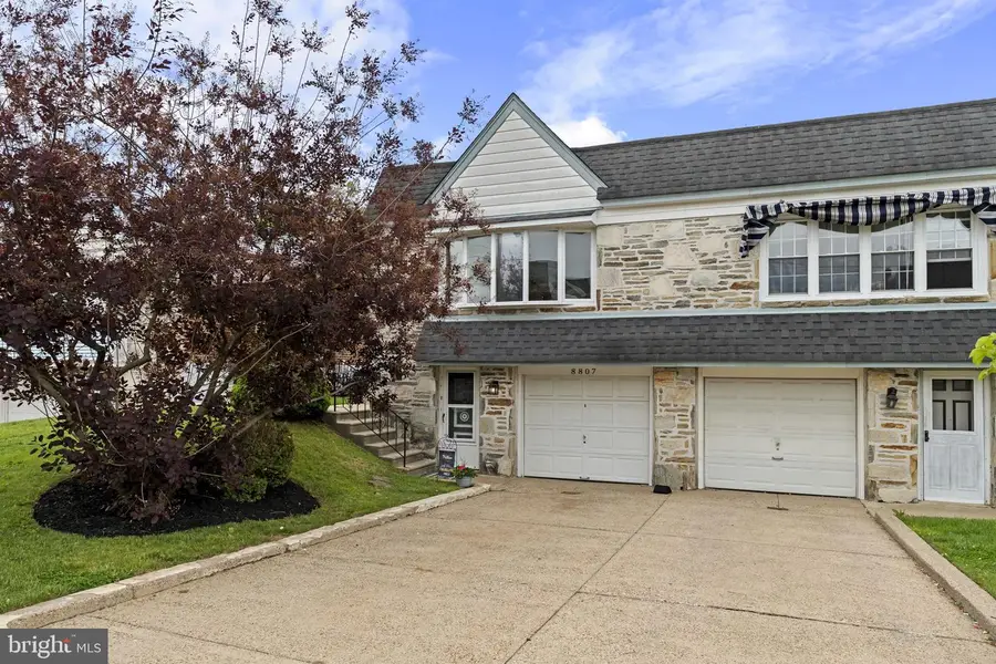 8807 Danbury St, Philadelphia, PA 19152 - #2