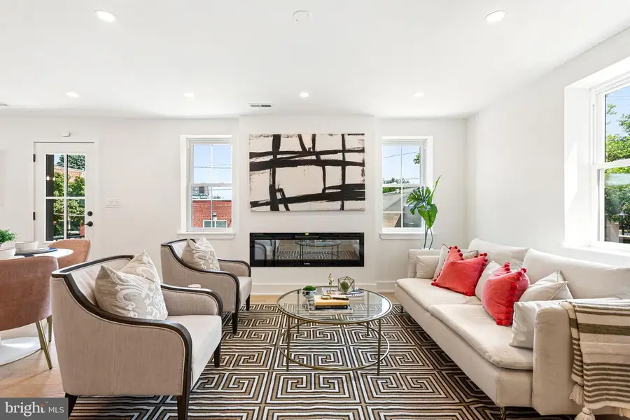 6101 Gardenia St, Philadelphia, PA 19144 - #2