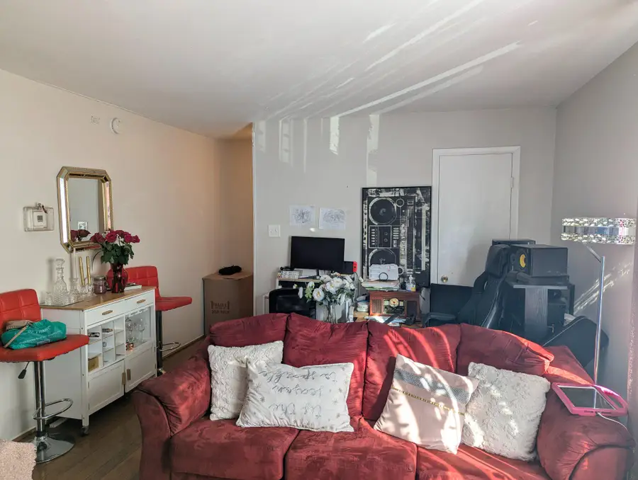 579 Allengrove St, Philadelphia, PA 19120 - #3