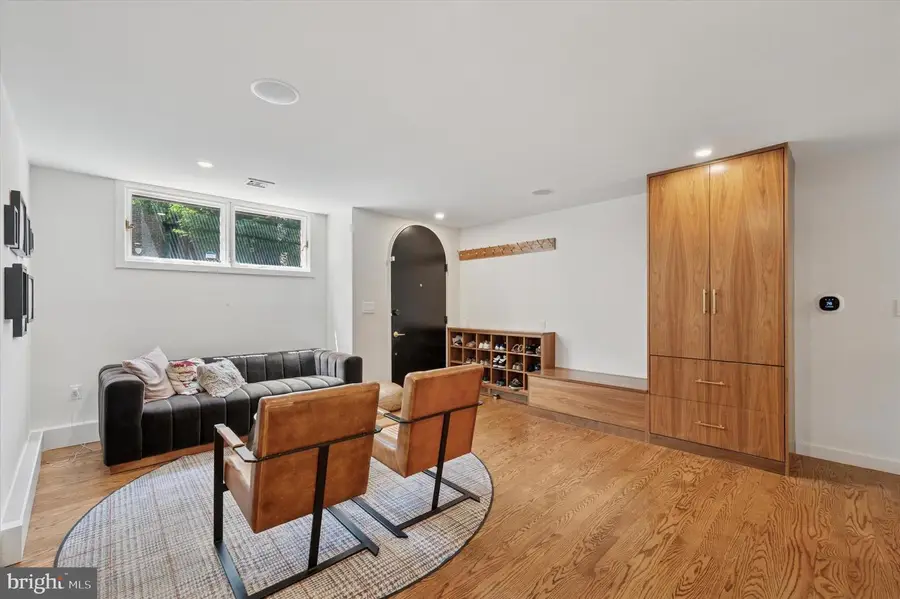 283 Locust St, Philadelphia, PA 19106 - #2