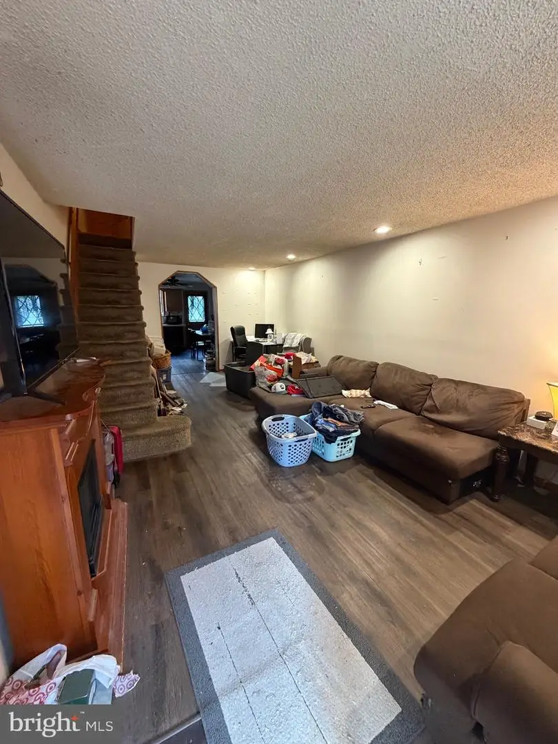 937 Hoffman St, Philadelphia, PA 19148 - #3