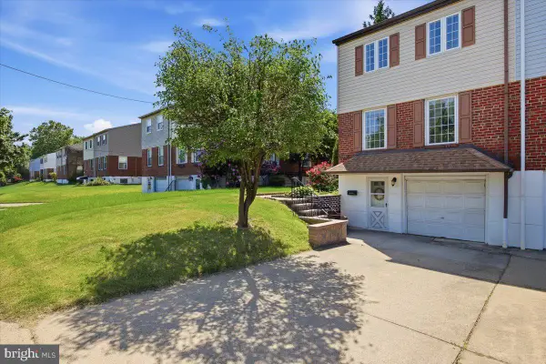 10882 Knights Rd, PHILADELPHIA, PA 19154