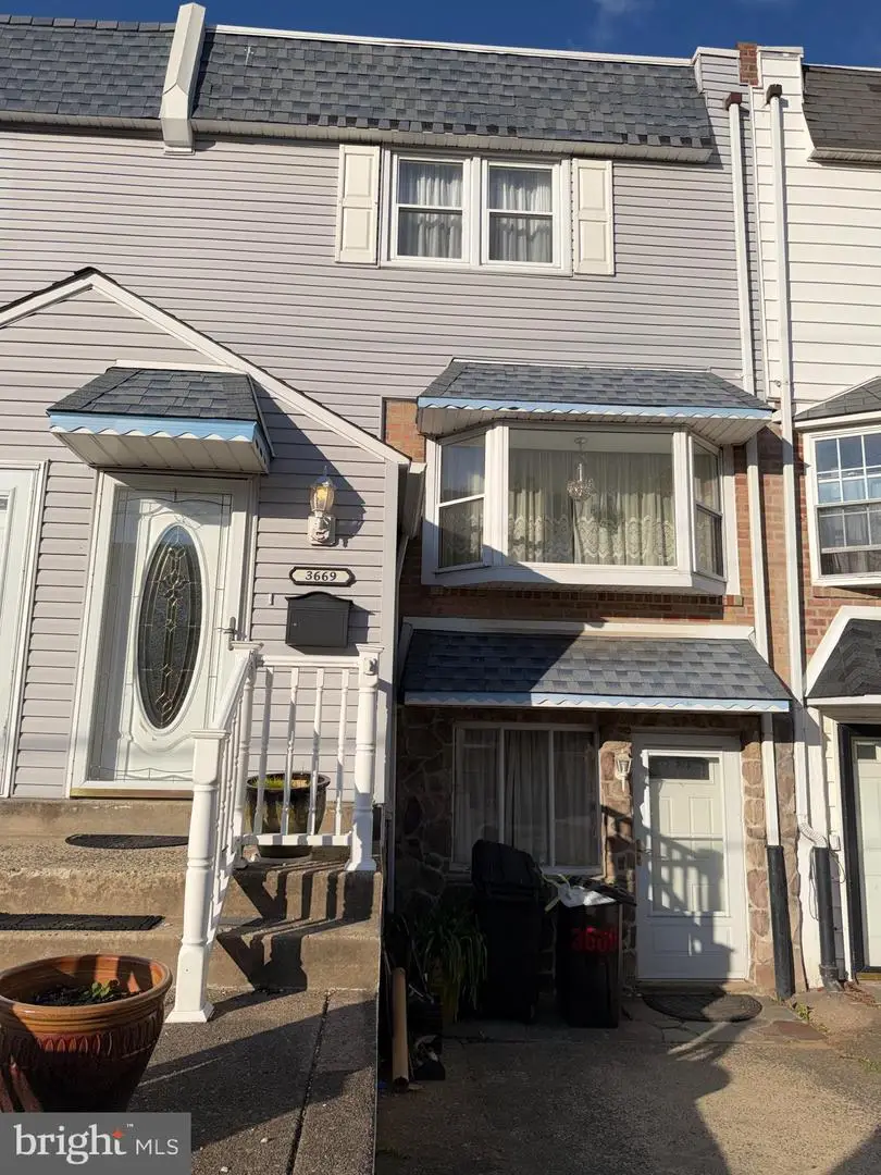 3669 N Hereford Ln, Philadelphia, PA 19114 - #1