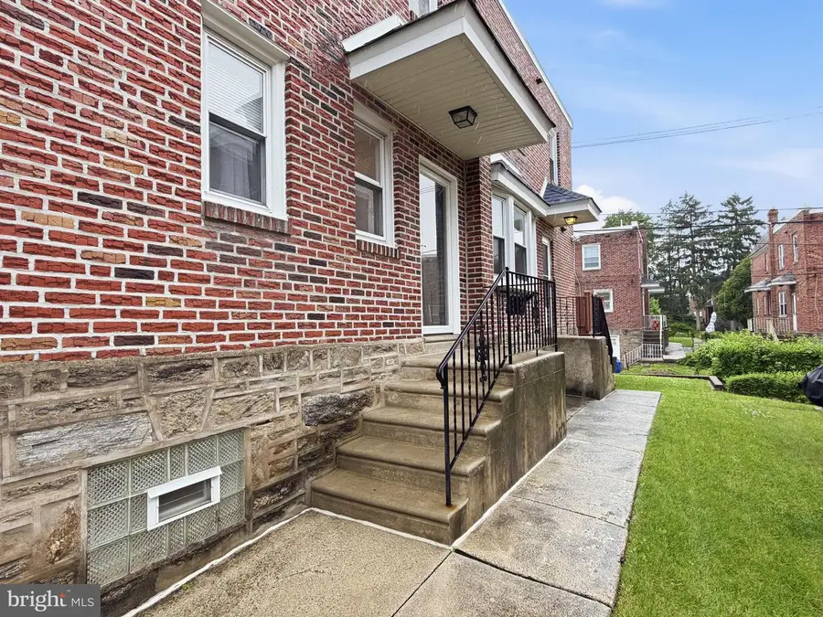 1315 E Cliveden St, Philadelphia, PA 19119 - #3